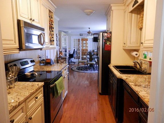 5th image of 123 Sheffield Dr