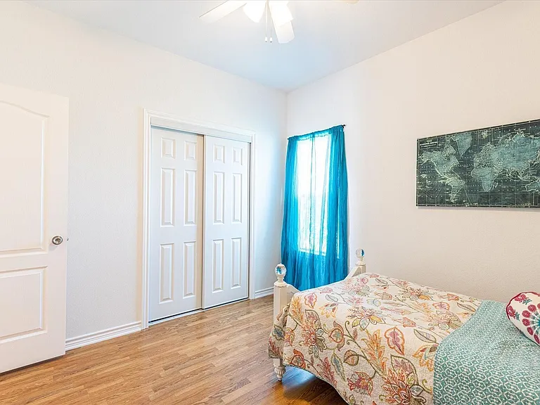 508 Pine Ln — Photo 17