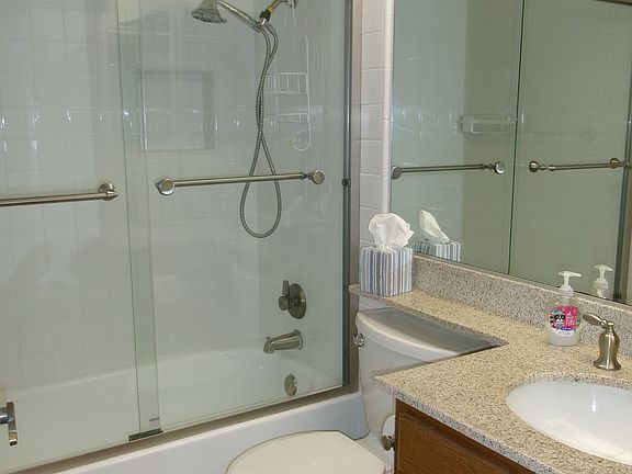 4th image of 440 Jeremiah Dr Unit F