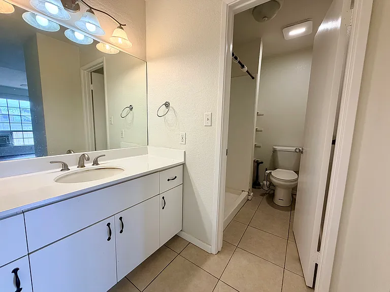 572 Mananai Pl #20-D — Photo 8
