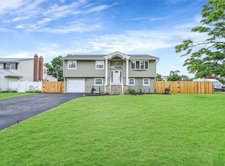 53 Adams St W, East Islip, NY 11730
