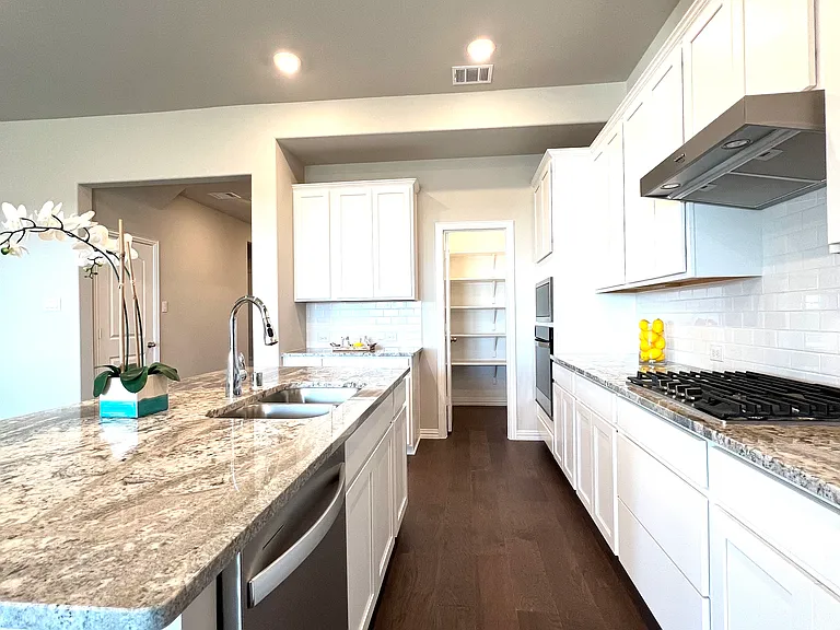 3305 Cross Shore Dr — Photo 7