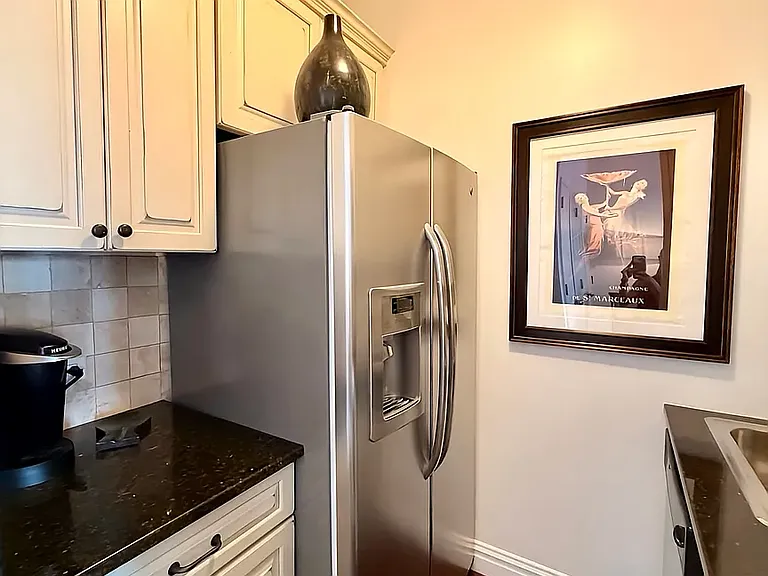 200 E 61st St #37C — Photo 4