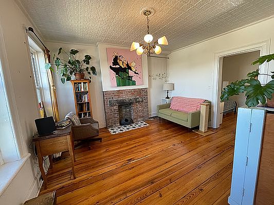 2nd image of 251 Conover St #3
