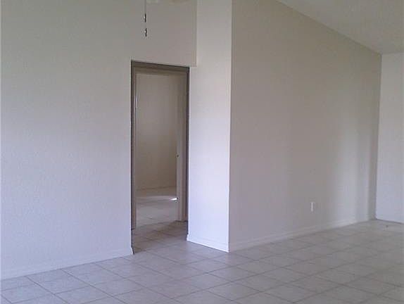 3rd image of 1510 NE Van Loon Ln