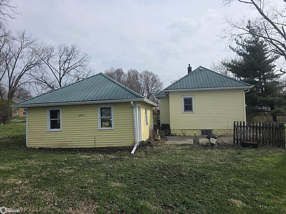 3rd image of 611 W Monroe Ave