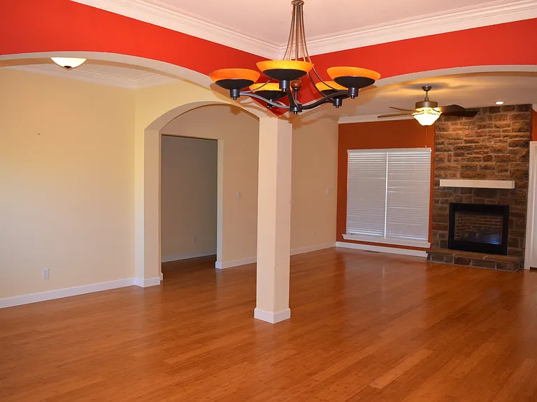 16218 Heartland Ln — Photo 32