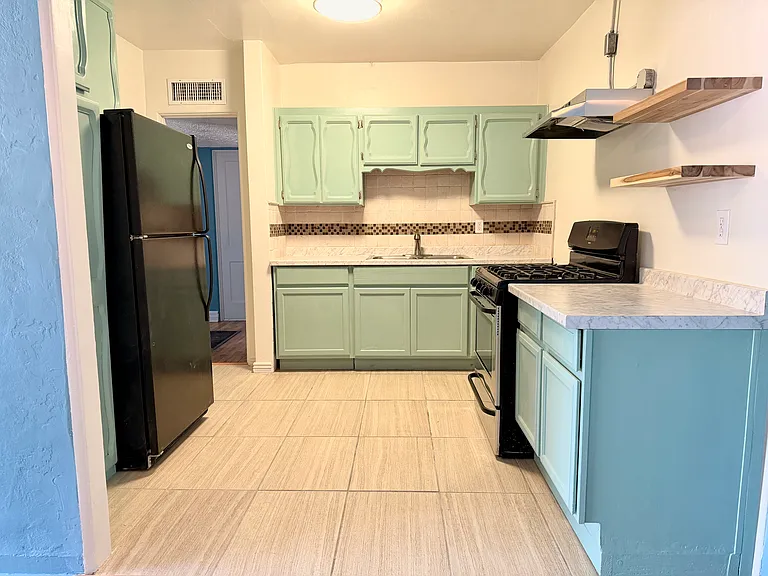 2924 Mountain Ave — Photo 5