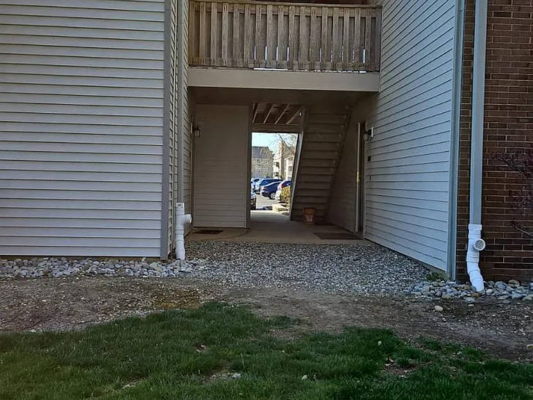 909 Ravens Crest Dr — Photo 11