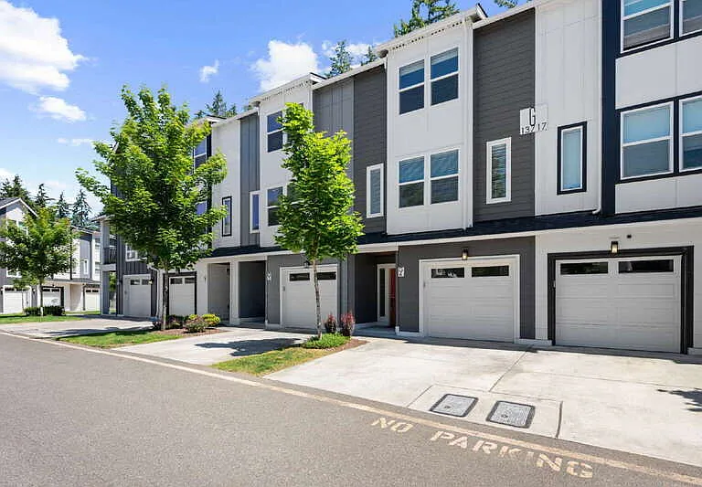 13717 Admiralty Way #G4 — Photo 1