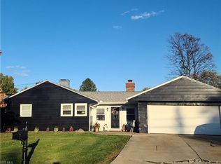 1378 Hillside Rd, Seven Hills, OH 44131