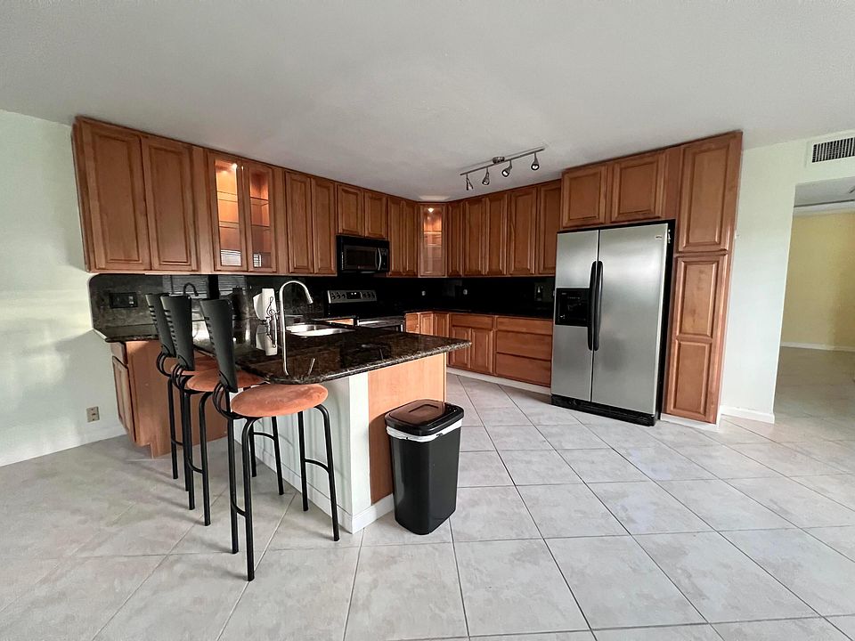 1st image of 154 Seville #G