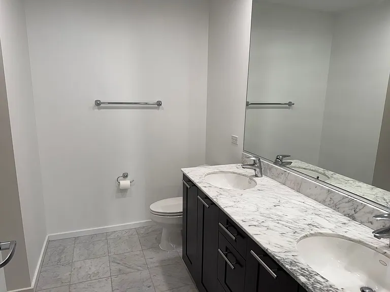 240 E Illinois St #1409 — Photo 8