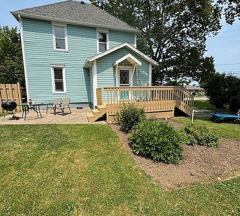 4th image of 3984 Pine Ave