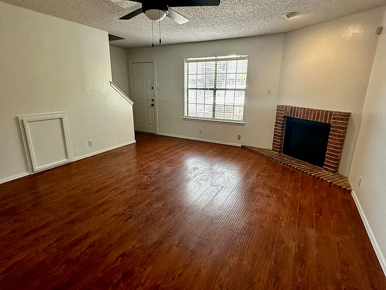 716 W Mulberry St #18 — Photo 9