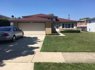 866 S Iowa Ave, Addison, IL 60101