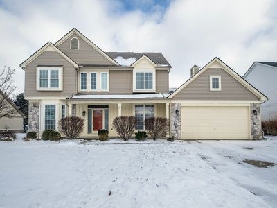 1092 Chestnut Ln, South Lyon, MI, 48178