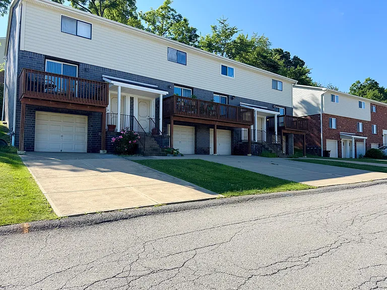 Walnut Ridge Townhomes — Photo 1