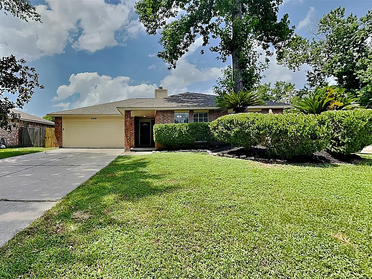 2631 Sherwood Hollow Ln — Photo 1