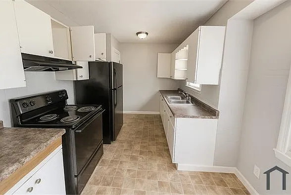 1741 N Riley Ave — Photo 4