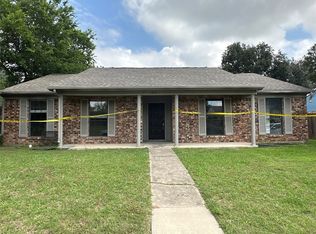 411 Creekmeadow Ln, Lewisville, TX 75067