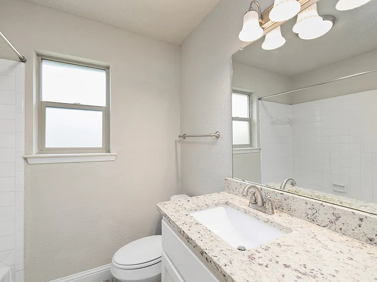 6728 Fair Meadows Dr — Photo 2