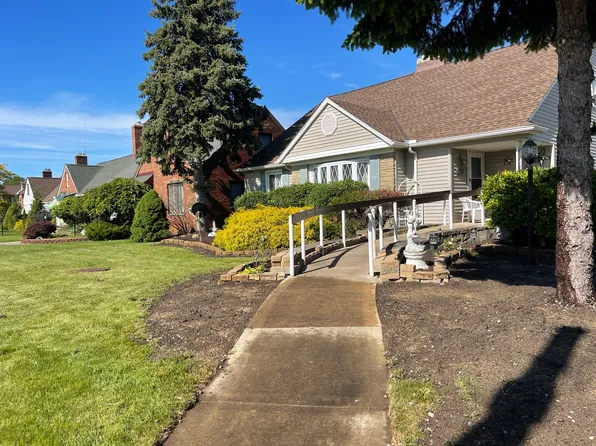 6617 S Canterbury Rd, Parma, OH 44129