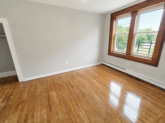 5th image of 658 Sandford Ave #7106