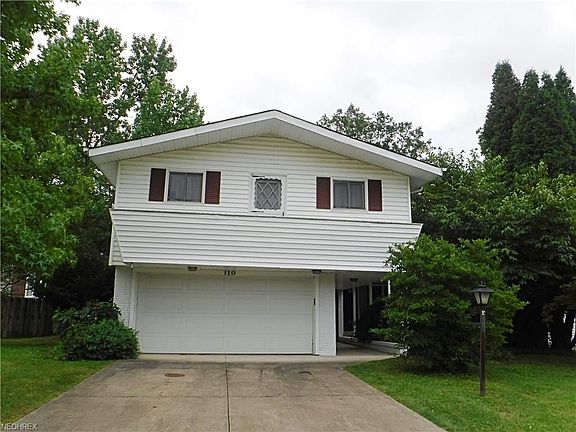 2nd image of 110 Woodcrest Ct