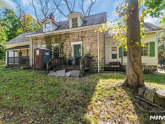 2nd image of 639A Piermont Road