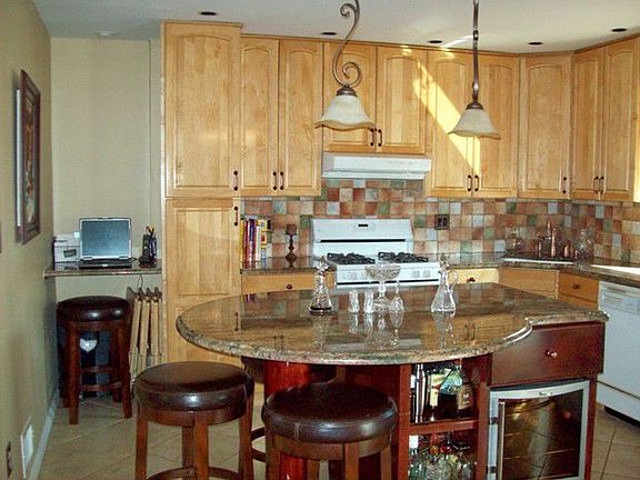 custom kitchen/granite