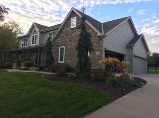 16730 Cinnamon Dr, Omaha, NE 68136