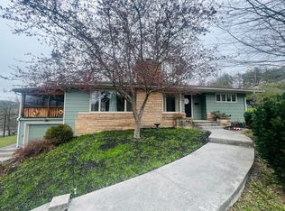 179 Circle Dr, White Sulphur Springs, WV 24986