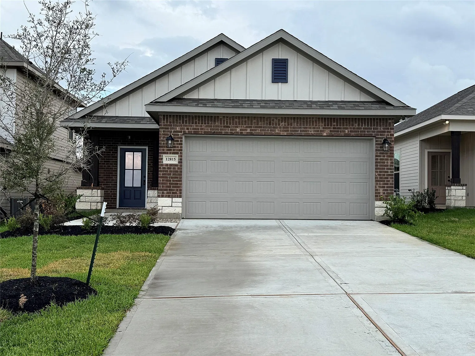 3 bed, 2.0 bath, 1426 sqft, $1,905 — Photo 1