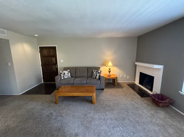 3701 Colonial Dr #50, Modesto, CA 95356