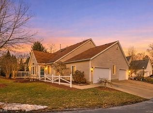 637 Hunters Trl, Akron, OH 44313