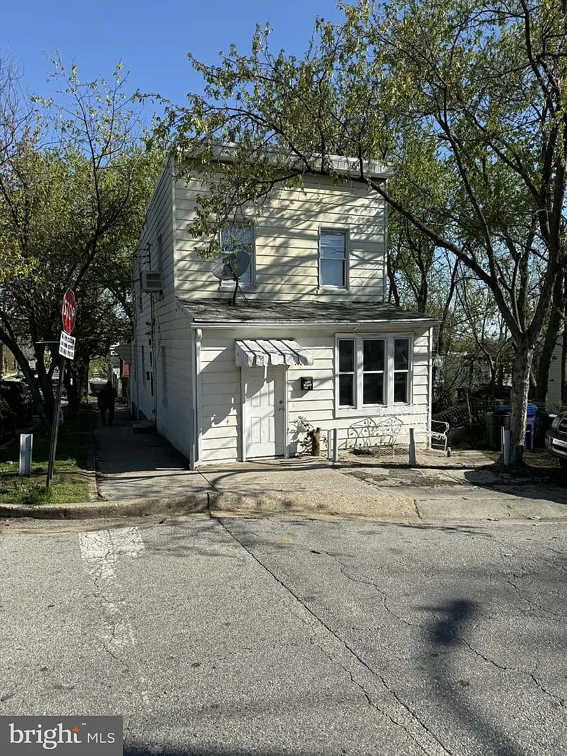 1500 Locust St photo 1