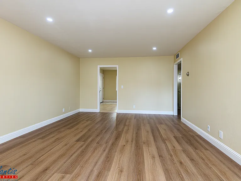 214 Washington St #2 — Photo 6