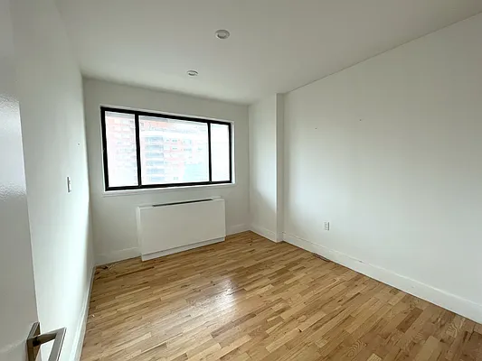 Rented by Akam Sales and Brokerage | media 16