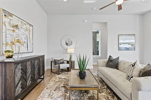 1106 Manderly Ct — Photo 9