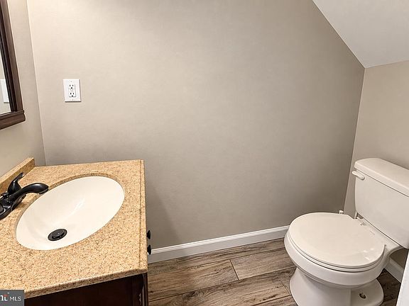 5th image of 7 Madeley Ct