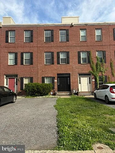 2727 Tilton St Photo 1