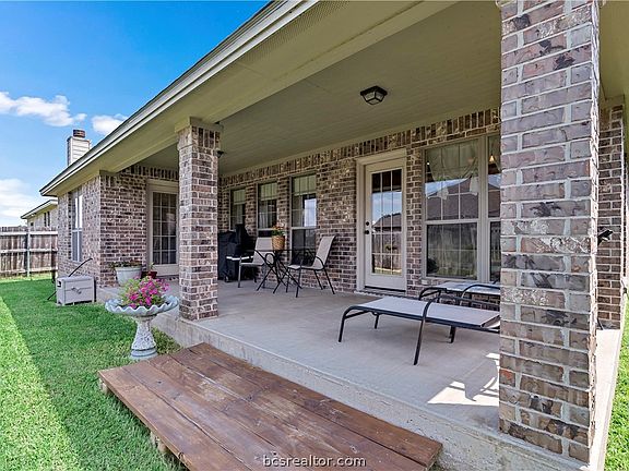 5th image of 3902 Latinne Ln