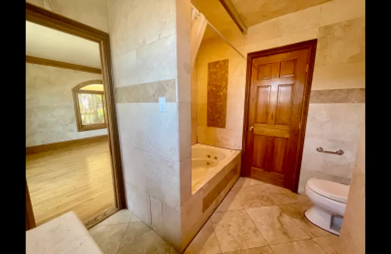 4266 Hillcrest Dr — Photo 20