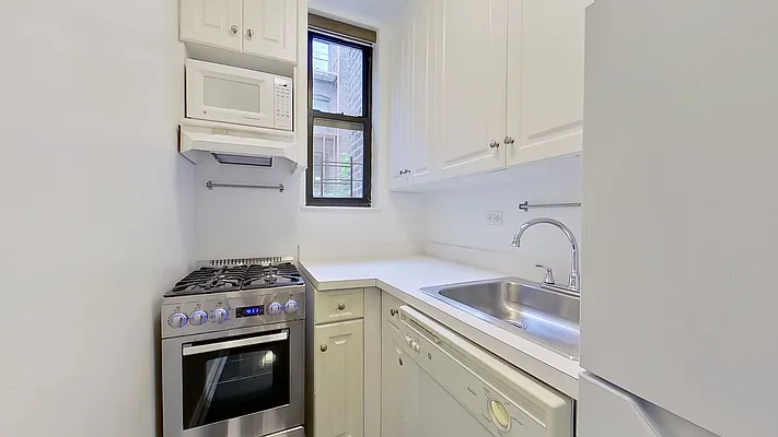 Rented by Compass | media 6