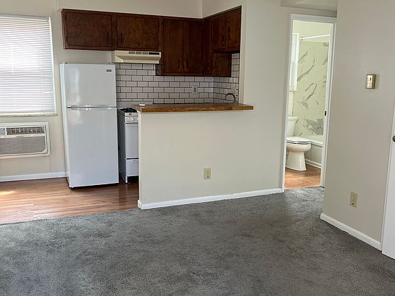 3rd image of 695 Riverview Dr APT B2