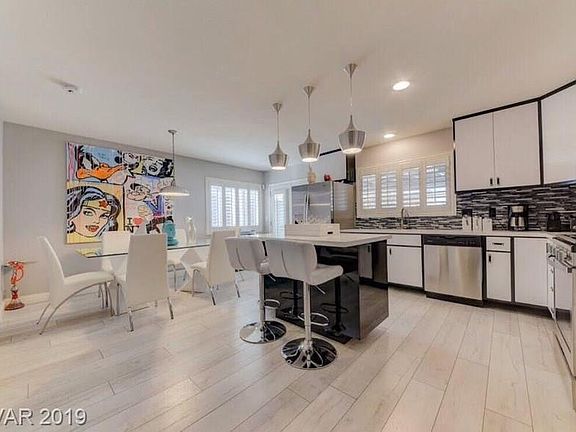 5th image of 6996 Pinebrook Ct