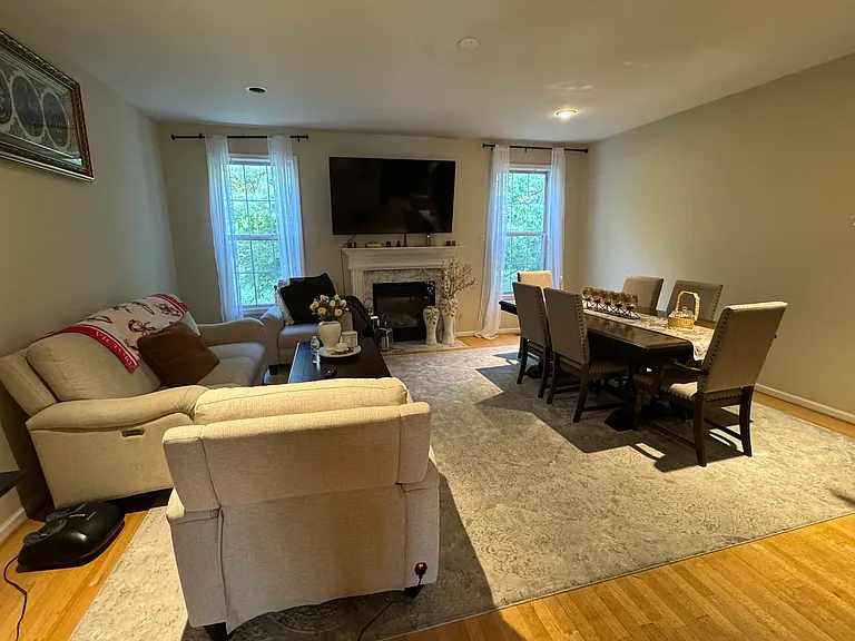 587 Brittany Cir — Photo 4