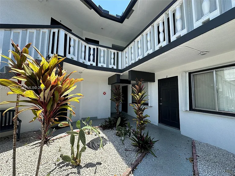2401 NW 9th Ave #3 — Photo 30