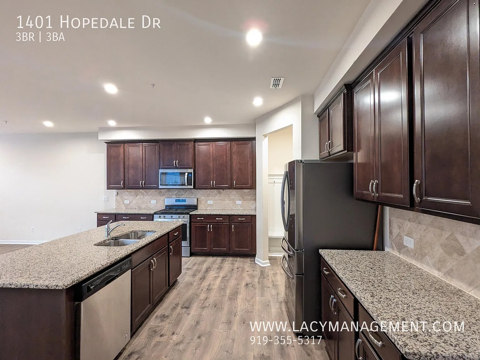 3 bed, 2.5 bath, 1925 sqft, $2,300 — Photo 4